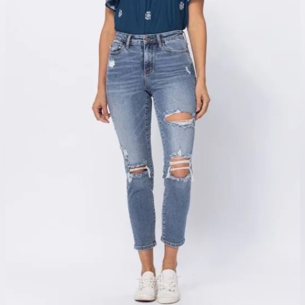 Judy Blue Slim Fit Blue Jeans with Distressed Knees